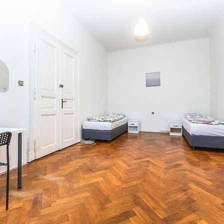 Legerova Apartments Prag Exteriör bild